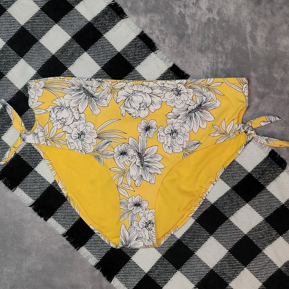 $1 | L | Ardene | Sunbloom Side-Tie Bikini Bottoms